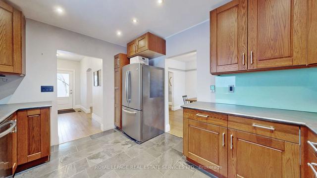 19 Lydon Ave, House detached with 3 bedrooms, 2 bathrooms and 3 parking in Toronto ON | Image 22