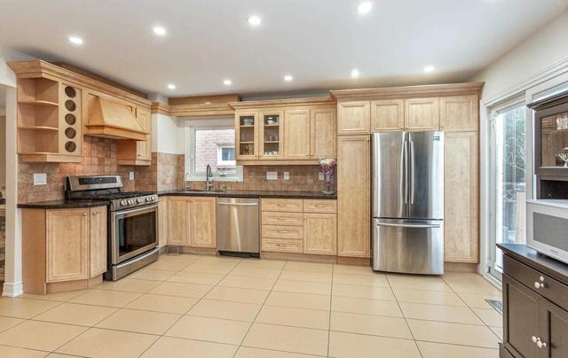 53 Clansman Tr, House detached with 3 bedrooms, 4 bathrooms and 4 parking in Mississauga ON | Image 4