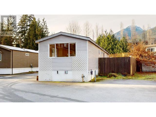 13 - 39884 Government Road, House detached with 2 bedrooms, 1 bathrooms and 2 parking in Squamish BC | Image 40
