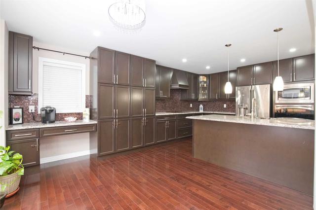 35 Miracle Tr N, House detached with 4 bedrooms, 4 bathrooms and 5 parking in Brampton ON | Image 7