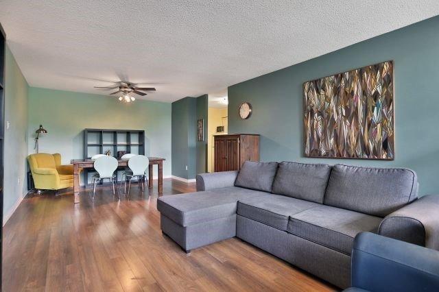 404 - 212 Kerr St, Condo with 2 bedrooms, 1 bathrooms and 1 parking in Oakville ON | Image 6