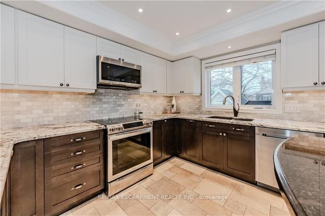 2119 Berryman Crt, House detached with 4 bedrooms, 3 bathrooms and 6 parking in Burlington ON | Image 39