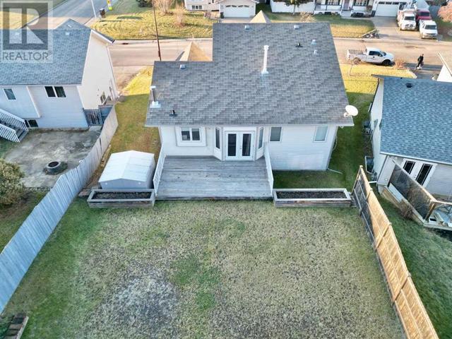 7013 99 Street, House detached with 4 bedrooms, 2 bathrooms and 4 parking in Peace River AB | Image 35