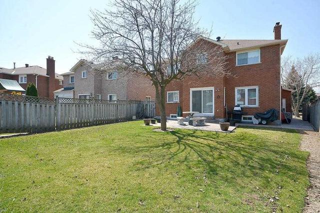 11 Lansdowne Dr, House detached with 4 bedrooms, 3 bathrooms and 4 parking in Brampton ON | Image 19