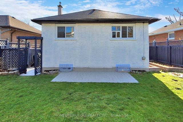 423 Elizabeth St, House detached with 3 bedrooms, 3 bathrooms and 3 parking in Oshawa ON | Image 22