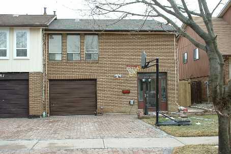 79 Carolbreen Sq, House semidetached with 3 bedrooms, 3 bathrooms and 2 parking in Toronto ON | Image 1