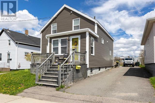 55 Willow Street, House detached with 3 bedrooms, 1 bathrooms and null parking in Cape Breton NS | Card Image