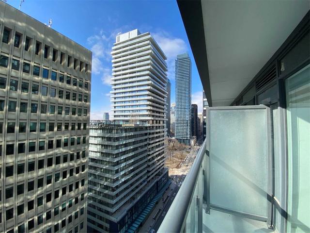 1611 - 955 Bay St, Condo with 0 bedrooms, 1 bathrooms and 0 parking in Toronto ON | Image 11