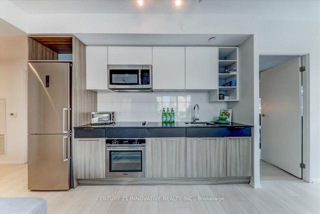 605 - 68 Shuter St, Condo with 2 bedrooms, 2 bathrooms and 1 parking in Toronto ON | Image 4