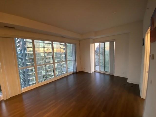 2501 - 10 Park Lawn Rd, Condo with 2 bedrooms, 2 bathrooms and 1 parking in Toronto ON | Image 16
