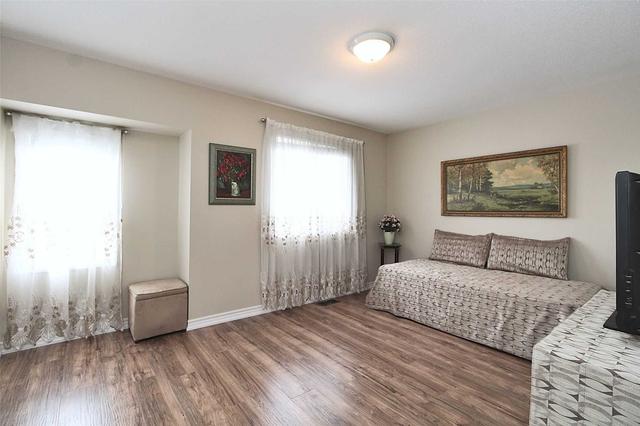 12 Pinecliff Cres, House detached with 4 bedrooms, 3 bathrooms and 6 parking in Barrie ON | Image 13