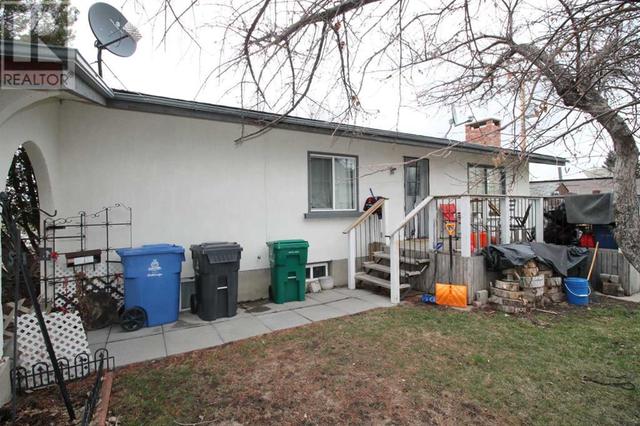 2009 28 Street S, House detached with 5 bedrooms, 3 bathrooms and 4 parking in Lethbridge AB | Image 2