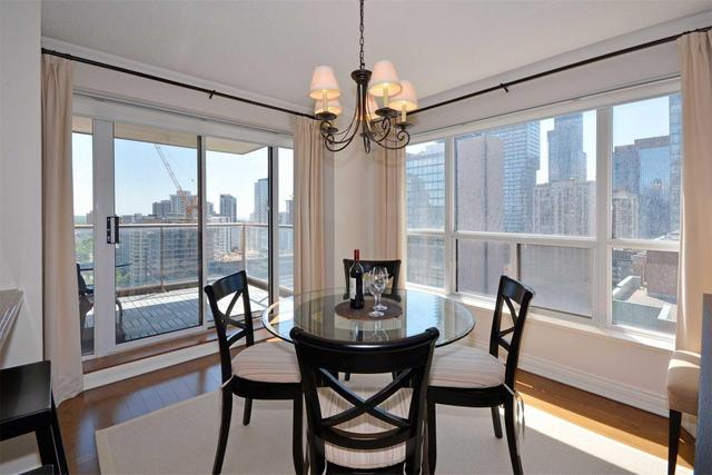 2007 - 909 Bay St, Condo with 2 bedrooms, 2 bathrooms and 1 parking in Toronto ON | Image 4