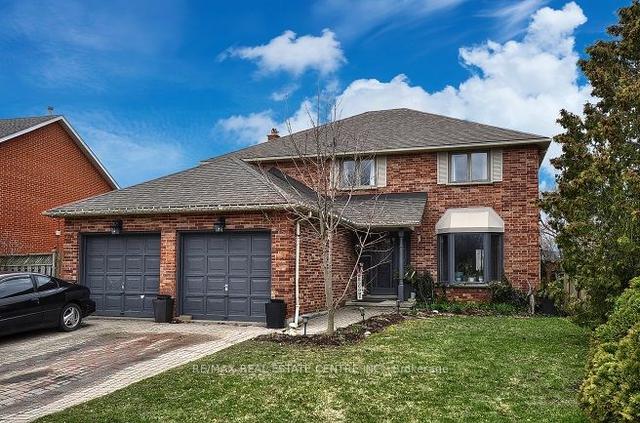 167 Bayne Cres, House detached with 4 bedrooms, 3 bathrooms and 4 parking in Cambridge ON | Image 12