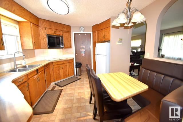 402 Kennedy Cr, House detached with 4 bedrooms, 2 bathrooms and null parking in Thorhild County AB | Image 5