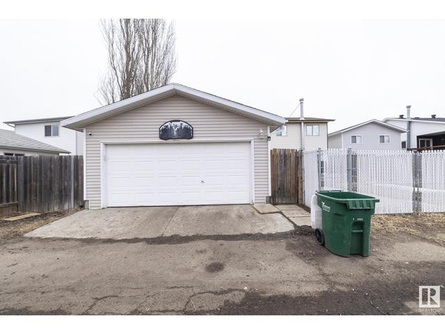 4012 53 St, House detached with 4 bedrooms, 2 bathrooms and null parking in Gibbons AB | Image 33