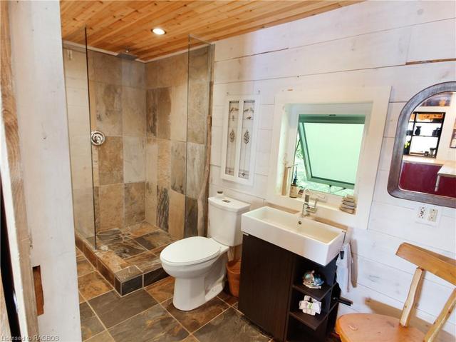 576 Mallory Beach Road, House detached with 2 bedrooms, 1 bathrooms and 4 parking in South Bruce Peninsula ON | Image 12