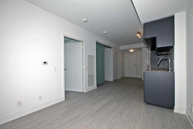 1002 - 181 Dundas St E, Condo with 1 bedrooms, 1 bathrooms and null parking in Toronto ON | Image 3