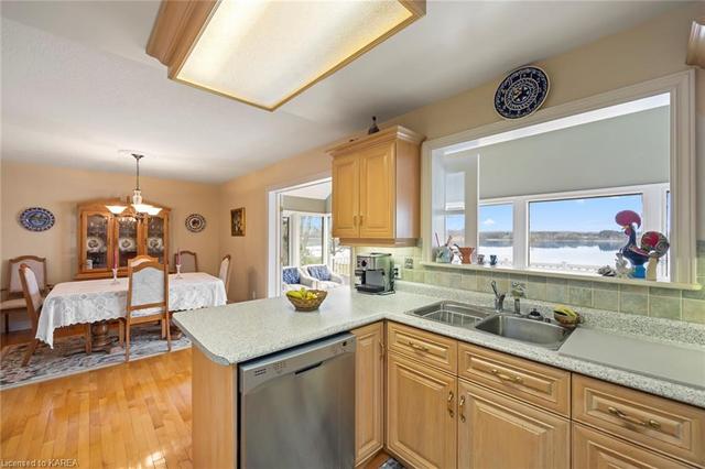 1 Leavis Shores, House detached with 2 bedrooms, 3 bathrooms and 6 parking in Frontenac Islands ON | Image 21
