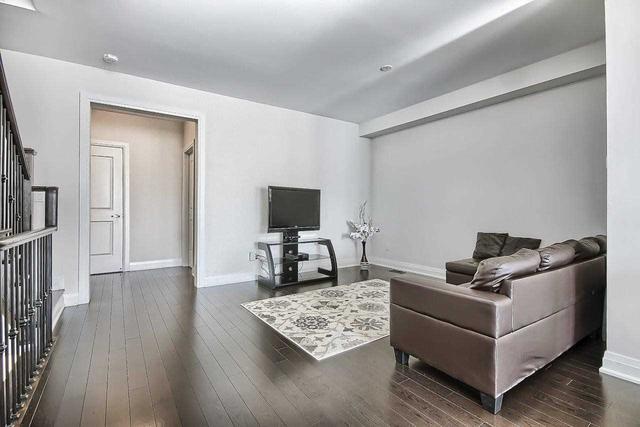 45 Gridiron Gate, House attached with 3 bedrooms, 4 bathrooms and 2 parking in Vaughan ON | Image 10