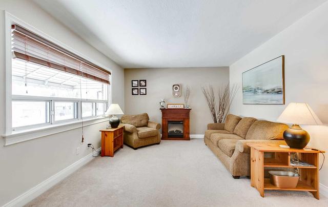118 Hendon Ave, House detached with 2 bedrooms, 2 bathrooms and 4 parking in Toronto ON | Image 3