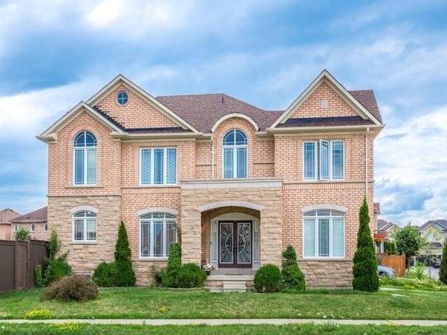 160 Earlsbridge Blvd, House detached with 4 bedrooms, 4 bathrooms and 4 parking in Brampton ON | Image 1