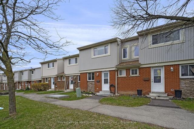 38 - 561 Childs Dr, Townhouse with 3 bedrooms, 2 bathrooms and 1 parking in Milton ON | Image 5