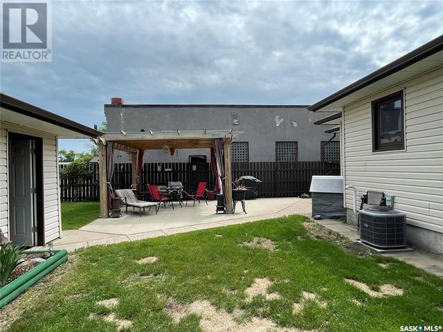 238 1st Avenue E, House detached with 3 bedrooms, 2 bathrooms and null parking in Canora SK | Image 7