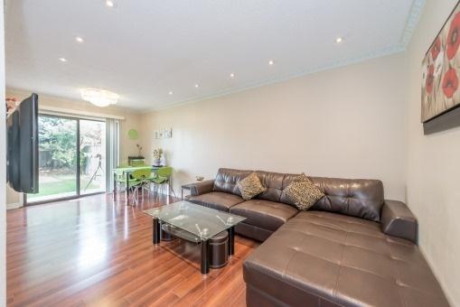 2 Debden Rd, House attached with 3 bedrooms, 3 bathrooms and 2 parking in Markham ON | Image 5