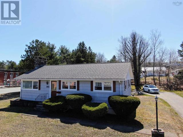 105 Hillcrest Street, House detached with 3 bedrooms, 1 bathrooms and null parking in Bridgewater NS | Image 1