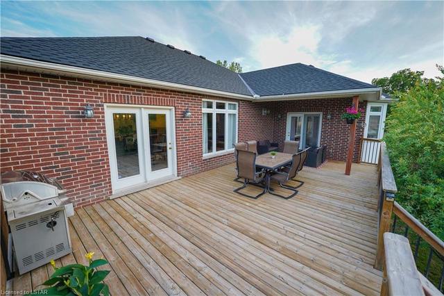 8698 Parkhouse Drive, House detached with 3 bedrooms, 3 bathrooms and 4 parking in Strathroy Caradoc ON | Image 38