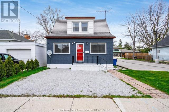 27 8th Street, House detached with 3 bedrooms, 2 bathrooms and null parking in Chatham Kent ON | Image 1