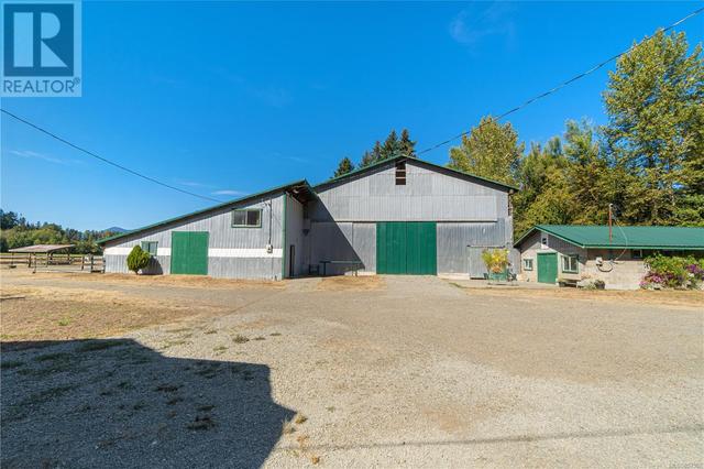 3155 Grant Rd, House detached with 2 bedrooms, 1 bathrooms and 10 parking in Comox Valley A BC | Image 32