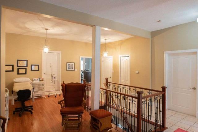 14 Byng Ave, House detached with 3 bedrooms, 5 bathrooms and 2 parking in Brampton ON | Image 3