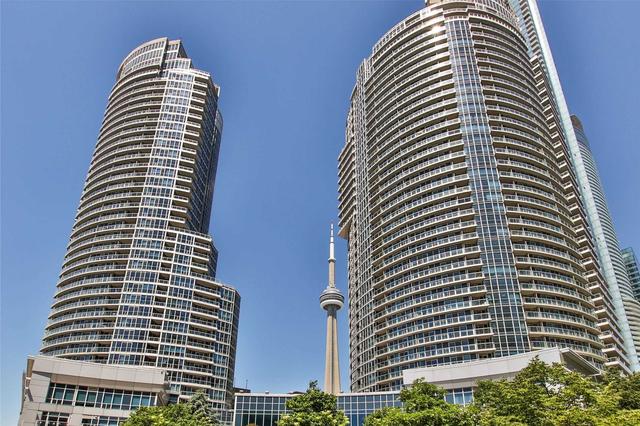 3501 - 8 York St, Condo with 0 bedrooms, 1 bathrooms and 0 parking in Toronto ON | Image 1