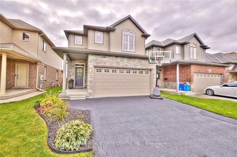 8516 Milomir St, House detached with 1 bedrooms, 3 bathrooms and 4 parking in Niagara Falls ON | Card Image