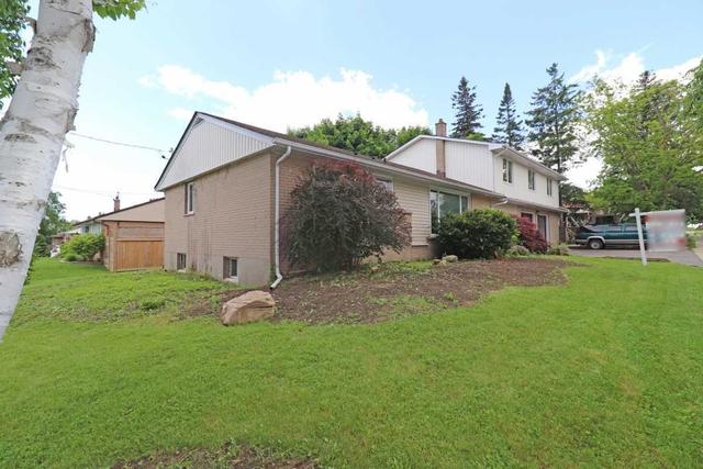 56 Mitchell Ave, House detached with 4 bedrooms, 5 bathrooms and 7 parking in Whitby ON | Image 12