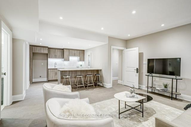 21 Esposito Crt, House detached with 4 bedrooms, 5 bathrooms and 6 parking in Toronto ON | Image 29