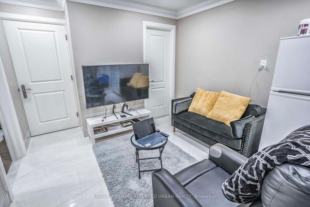 83 Floral Pkwy, House detached with 4 bedrooms, 7 bathrooms and 7 parking in Toronto ON | Image 24