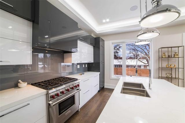 127 Overland Dr, House detached with 4 bedrooms, 5 bathrooms and 2 parking in Toronto ON | Image 8