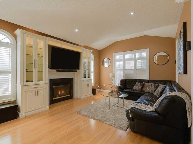 498 Tremblant Crt, House detached with 4 bedrooms, 5 bathrooms and 5 parking in Mississauga ON | Image 5