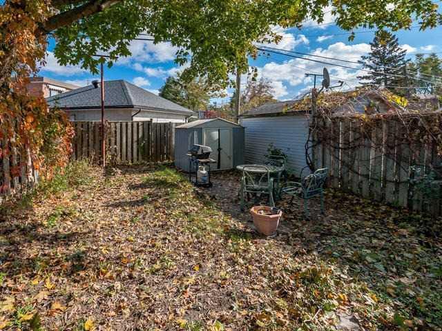81 Roseneath Gdns, House semidetached with 3 bedrooms, 2 bathrooms and 1 parking in Toronto ON | Image 15