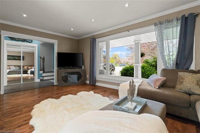 11 Cotswold Court, House detached with 3 bedrooms, 2 bathrooms and 6 parking in Brampton ON | Image 7