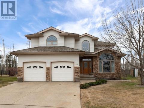 143 Berard Crescent, House detached with 5 bedrooms, 4 bathrooms and 4 parking in Wood Buffalo AB | Card Image