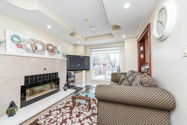 71 Cassis Dr, House detached with 4 bedrooms, 5 bathrooms and 5 parking in Toronto ON | Image 11