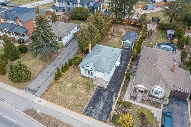 2346 Rebecca St, House detached with 3 bedrooms, 2 bathrooms and 6 parking in Oakville ON | Image 1