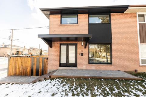 19 Coronado Crt, House semidetached with 4 bedrooms, 2 bathrooms and 4 parking in Toronto ON | Card Image