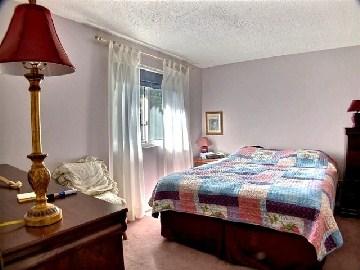 871 Lanark Cres, House detached with 3 bedrooms, 1 bathrooms and 2 parking in Sarnia ON | Image 6
