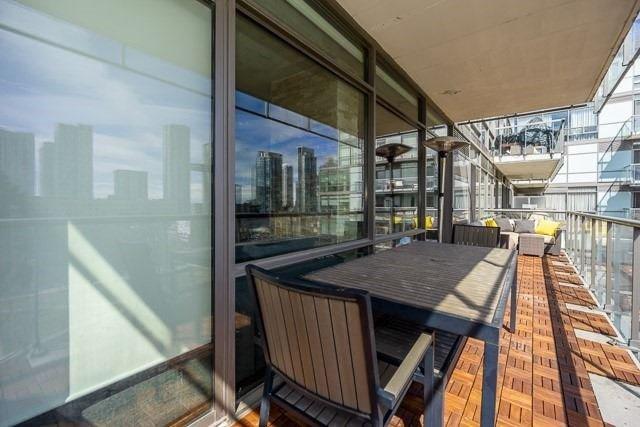 926 - 55 Stewart St, Condo with 3 bedrooms, 2 bathrooms and 2 parking in Toronto ON | Image 6