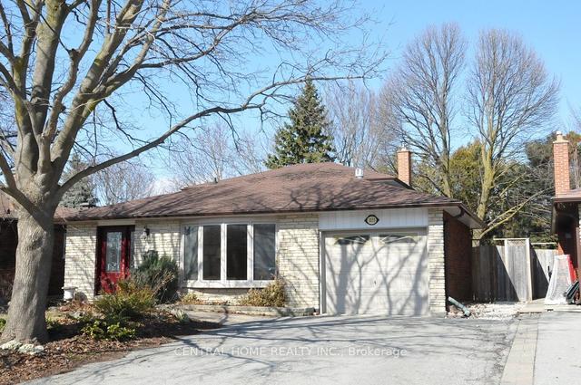 1033 Wildwood. Dr, House detached with 4 bedrooms, 3 bathrooms and 5 parking in Newmarket ON | Image 1